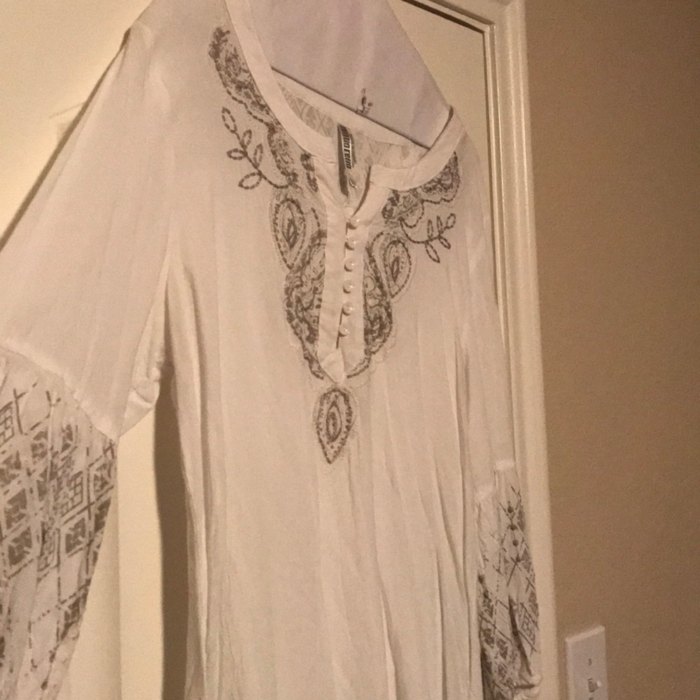 Gorgeous white tunic